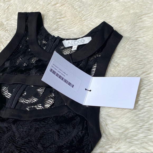 NWT Alexis Natuna Cutout Lace Gown - Size Medium - Picture 8 of 10